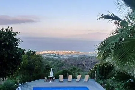 Casa Sevilla Mit Hellem Wohnbereich Und Terrasse Holiday home Guia de Isora (Tenerife)
