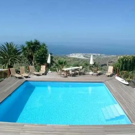 Casa Sevilla Mit Hellem Wohnbereich Und Terrasse Holiday home Guia de Isora (Tenerife)