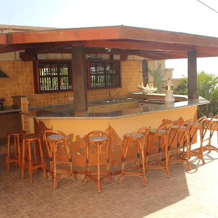 Casa Sevilla Mit Hellem Wohnbereich Und Terrasse Guia de Isora (Tenerife)