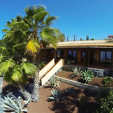 Casa Sevilla Mit Hellem Wohnbereich Und Terrasse Holiday home Guia de Isora (Tenerife)